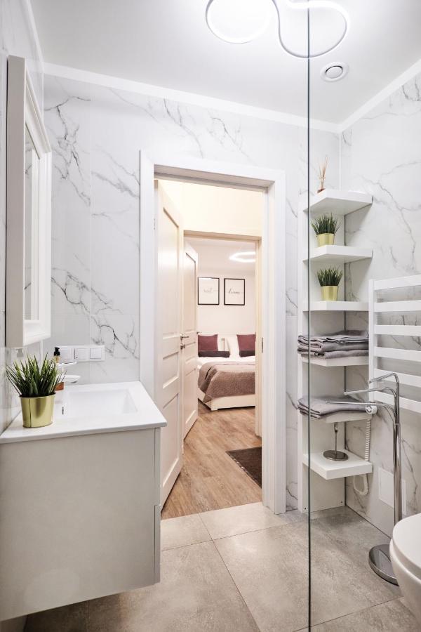 Owls Hill Apartment Kaunas Buitenkant foto